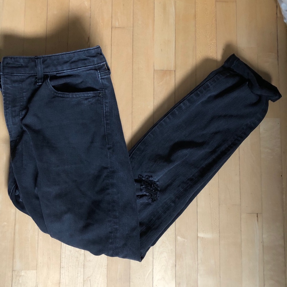 American eagle ripped jeans